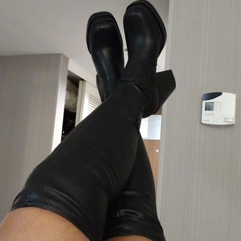 NWB Sleek Black Over the Knee Platform Boots